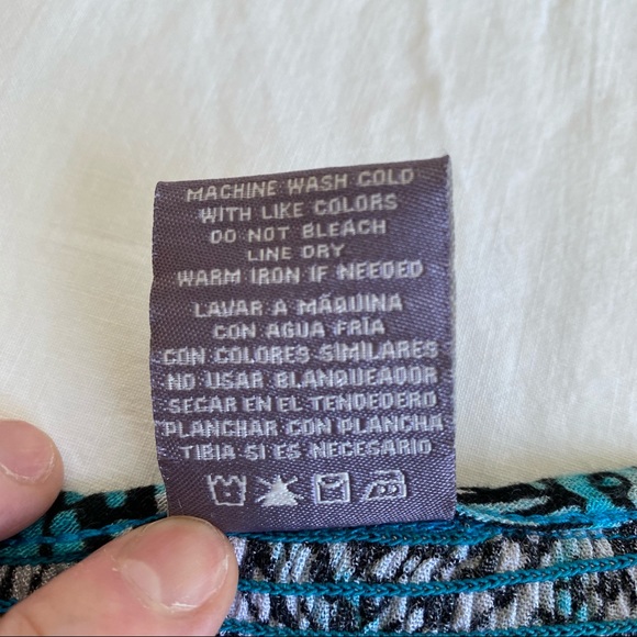 Laura Scott Geometric Print Smocked Blouse - Picture 14 of 14